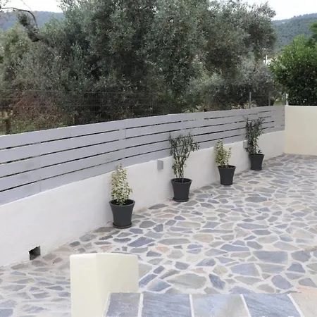 Fiosal 1 スキアトスタウン