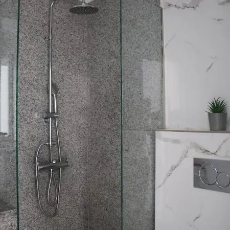 アパート Fiosal 1 *